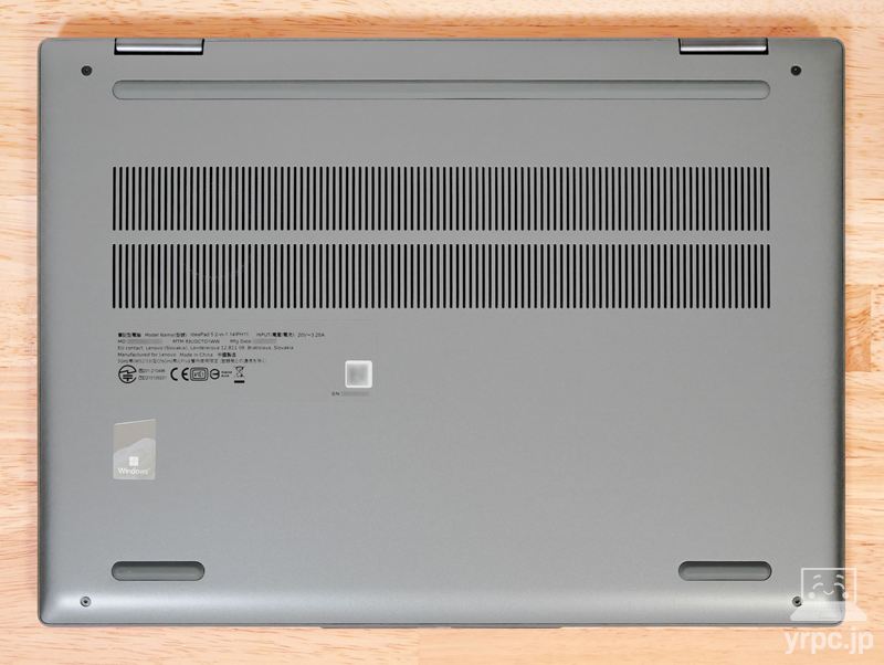 IdeaPad 5i 2-in-1 Gen 11 (14型 Intel)の底面