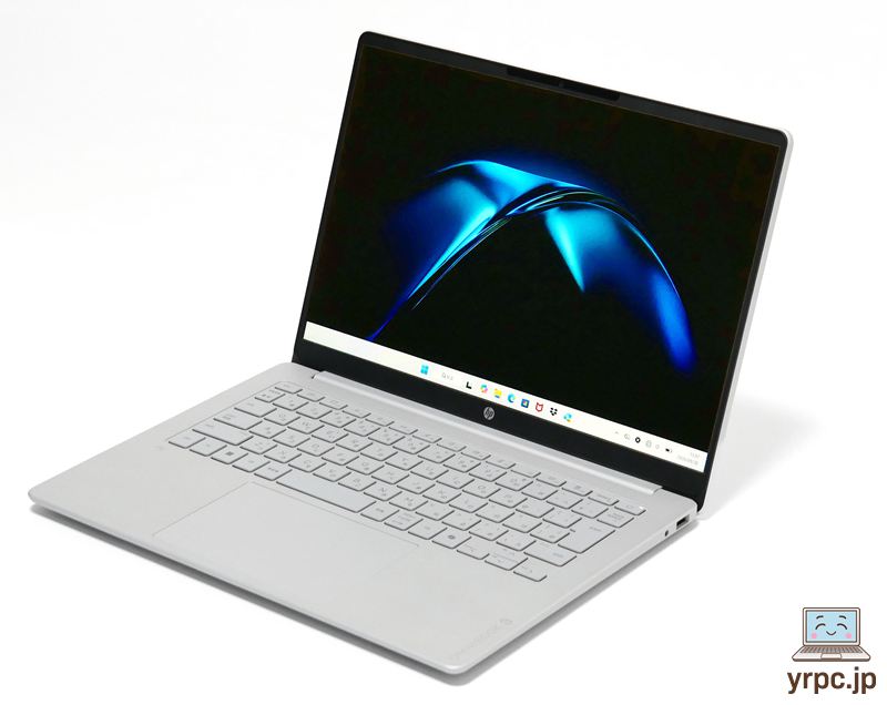 HP OmniBook 3 14-hzの外観。斜め上から