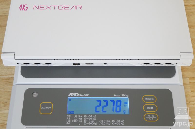 NEXTGEAR J5-A5G50WT-A（ホワイト）の重さ：実測