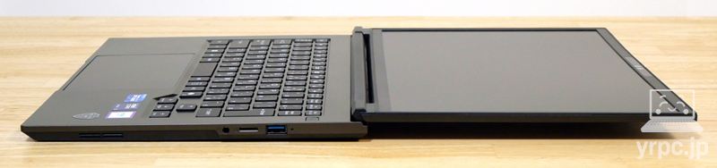 THIRDWAVE MA4-C5UIGA-08Bのディスプレイを開けるところまで開いたところ